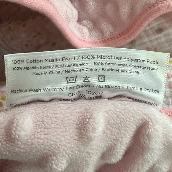 Swaddle Design Dual Sided Blanket, Muslin Cotton Crib Sheet, and Onesies‎ Bundle - Picture 10 of 12